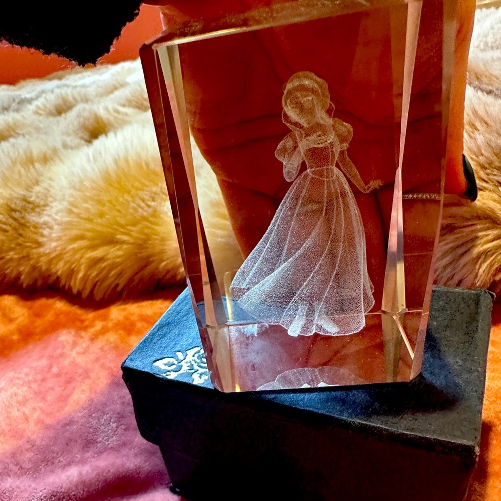 3D laser crystal cube Disney Snow White